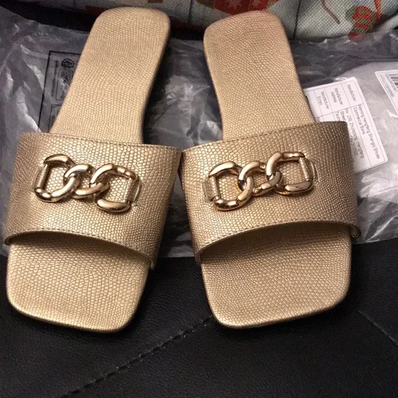 Gold Chain Embellished Slides - Picture 6 of 11